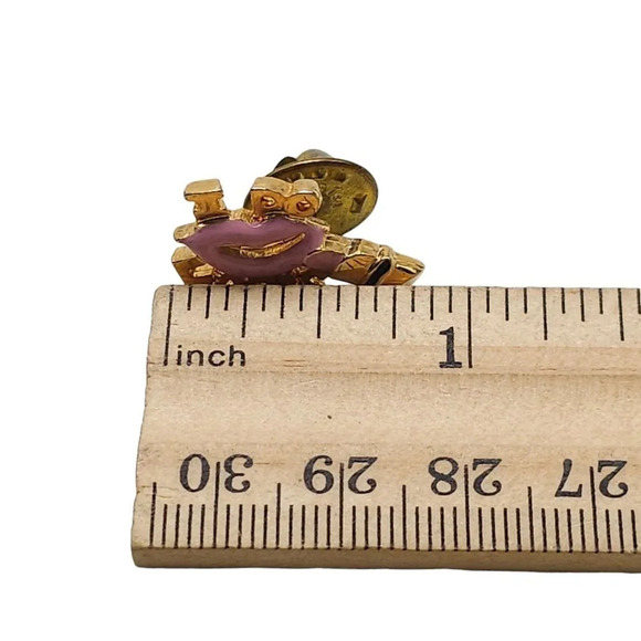 Ren Pink Enamel Lip with Lipstick I Do Faces Brooch Pin Gold Tone Vintage - Picture 4 of 4